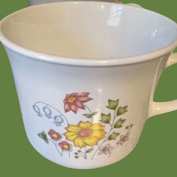 Set of 4 Vintage Corelle Corning Meadow Patterned Coffee Mugs - Picture 2 of 5